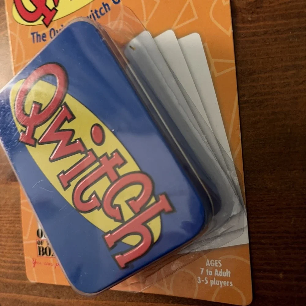 NEW SEALED QWITCH Quick Switch Game 2005 Card Game To Go Tin‎ Out Of The Box